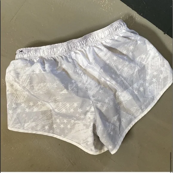 Nike girls athletic shorts size small! - Picture 4 of 6